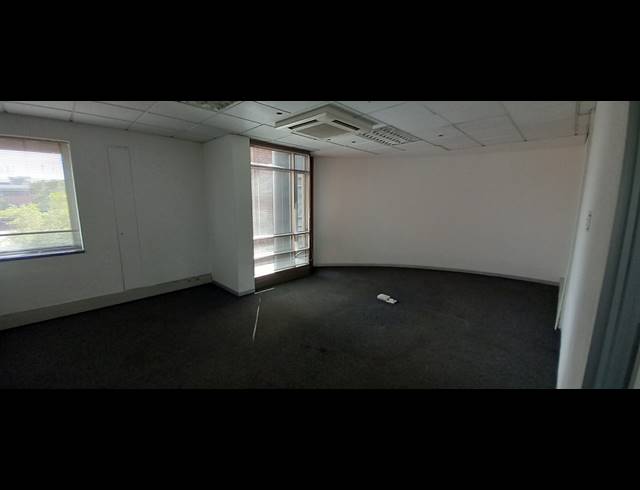 712M² OFFICE TO LET IN WOODMEAD
